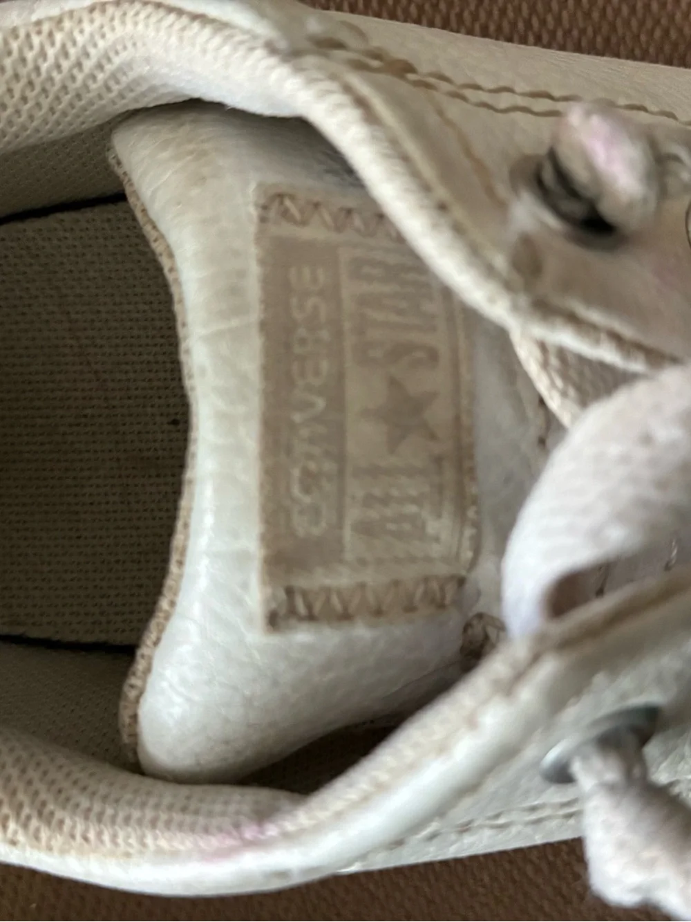 Converse Kids Low-Top Sneakers in Off-White
